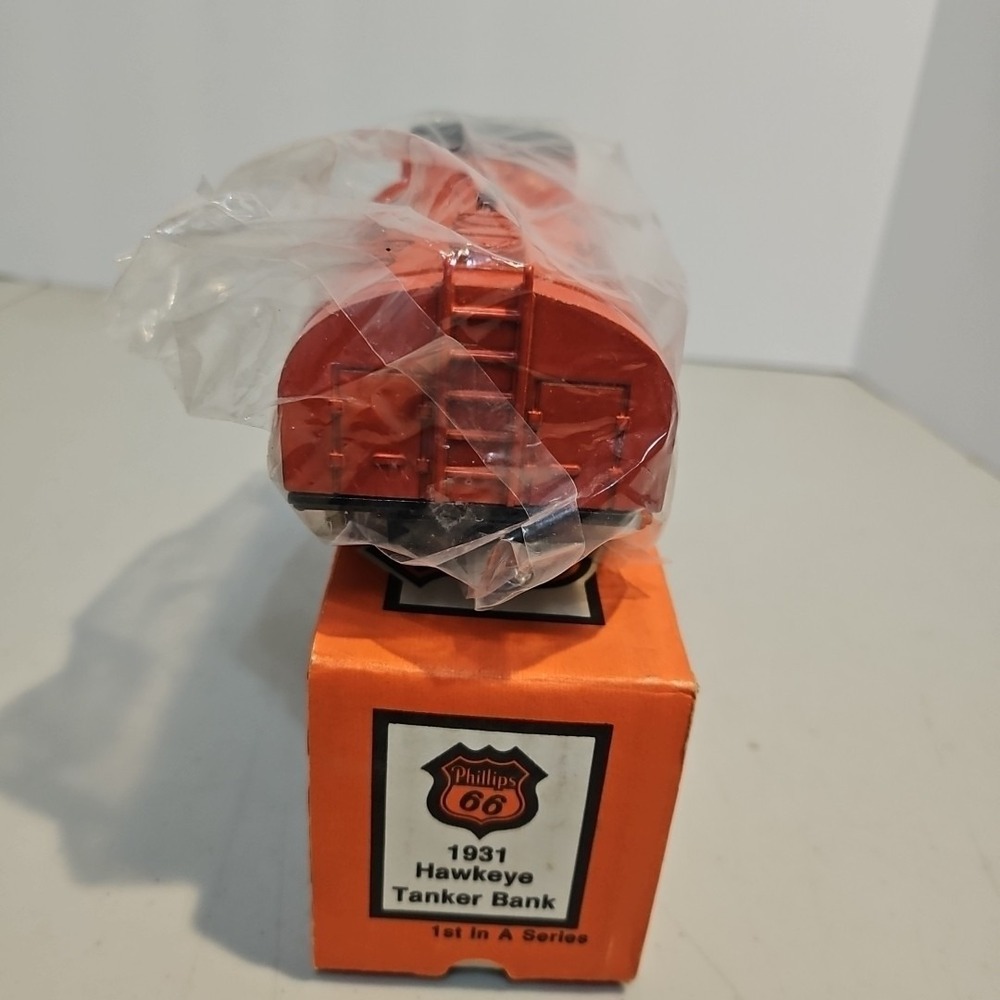 Vintage ERTL Phillips 66 1931 Hawkeye Tanker Bank 1/34 Scale NEW! 1991 - Picture 6 of 10